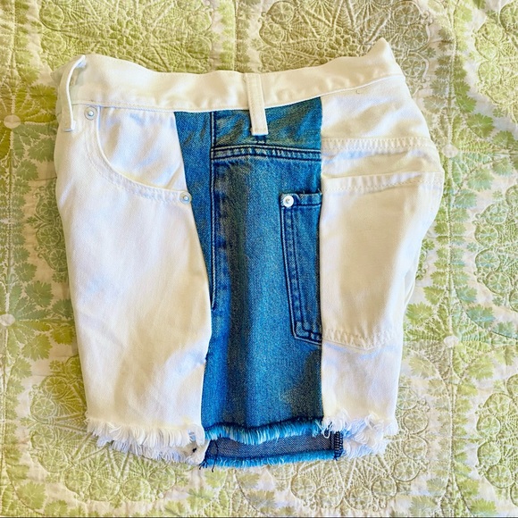 7 For All Man Kind Monroe cut off Jean shorts with denim blue side stripe - Picture 2 of 12